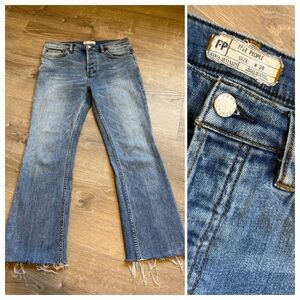 Free People Mid Rise Women’s Blue Flare Jeans – Size W28
